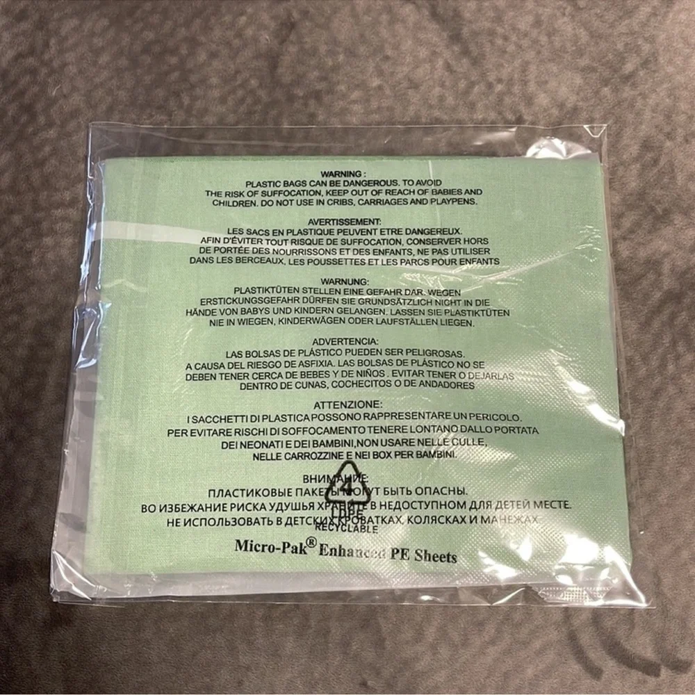 Gucci cosmetics bag